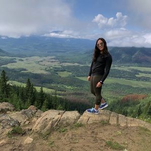 Meet your Posher, Alyza